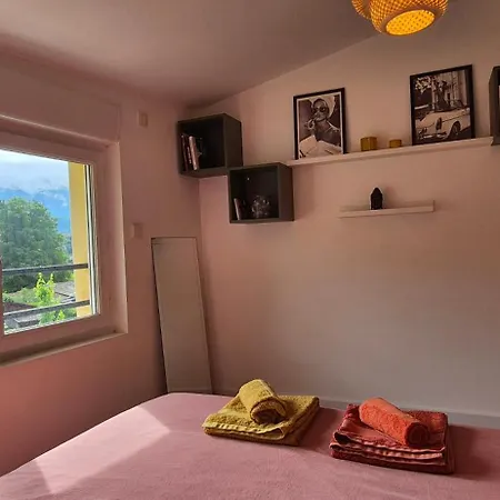 Parenthese Chic A Voiron, Cosy Et Design فوارون